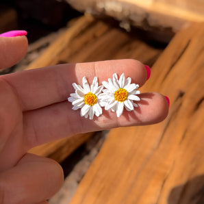 Daisy Studs