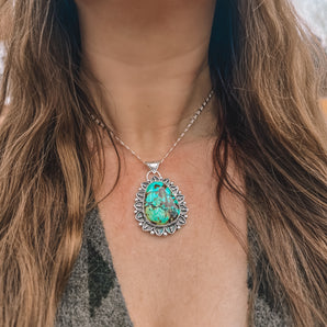 MANDALA FLOWER PENDANT