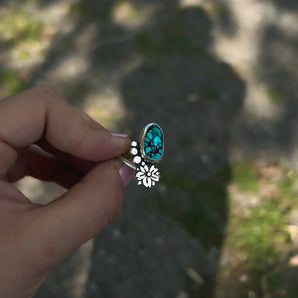 BLOSSOM RING ~ SIZE 9