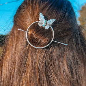 FLUTTERING HAIR PIN