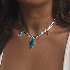 Charmin’ Curb Chain Necklace (Opal)