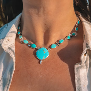 Floral Trail Necklace