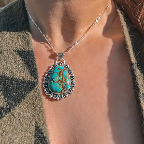 MANDALA FLOWER PENDANT