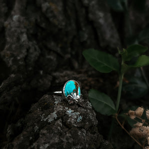 CARICO LAKE FLOWER RING