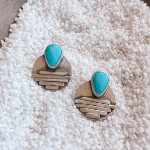 AXIS STUDS