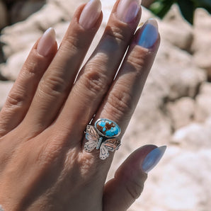 BUTTERFLY BLISS RING (golden hills)