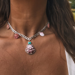 Charmin’ Curb Chain Necklace (scallop shell)